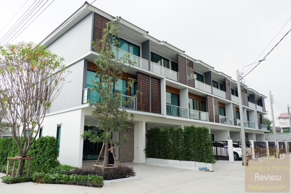 Supalai Essence ลาดพร้าว