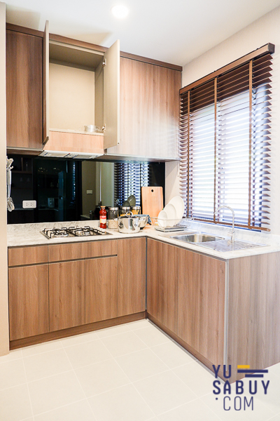 Britania วงแหวน-หทัยราษฎร์